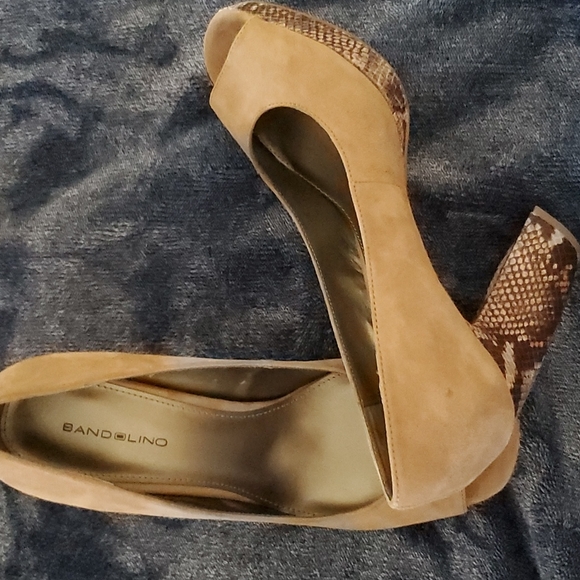 Tan platform open toe shoe - Picture 3 of 3